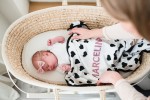 Kosz mojżesza Ahojbaby na stojaki z kocykiem name me